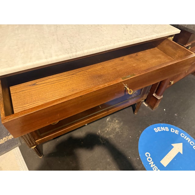 Louis XVI Mahogany Commode, in Very Good conditions. Designed before 1890