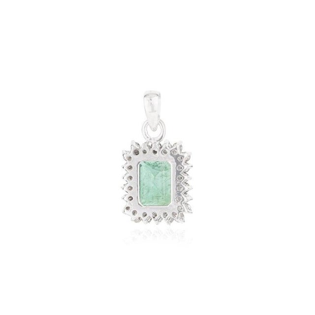 Certified 9.3 Ct Natural Emerald Pendant With Diamond Halo in 925 Silver For Sale - Image 4 of 11