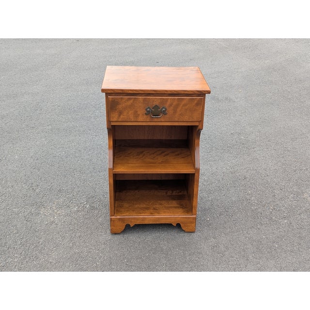 Mid 20th Century Vintage Ethan Allen Baumritter Heirloom | Farmhouse Maple End Table | Nutmeg Colonial Side Table For Sale - Image 5 of 12