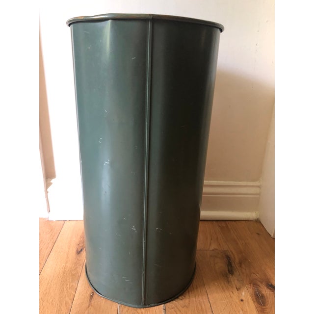 Mid 20th Century Declaration of the 13 United States of America Metal Wastebasket / Umbrella Stand For Sale - Image 4 of 11