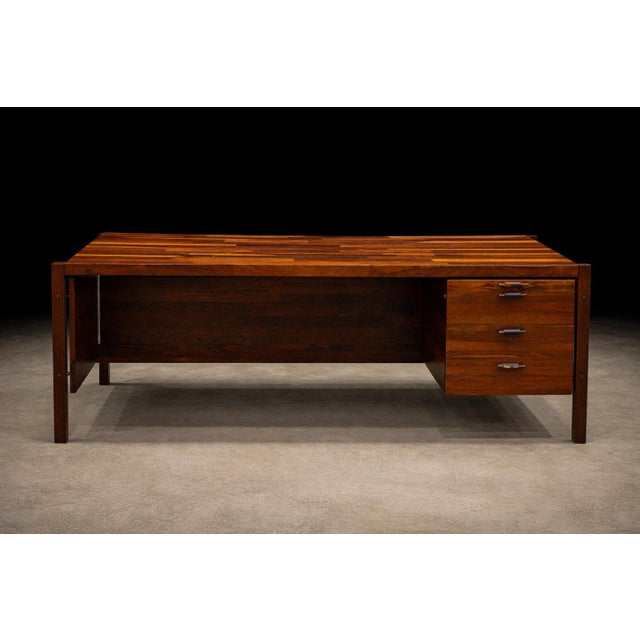 Brown Brazilian Modern “Diplomata” Desk in Hardwood by Jorge Zalszupin, 1965 – Lot 554A For Sale - Image 8 of 16