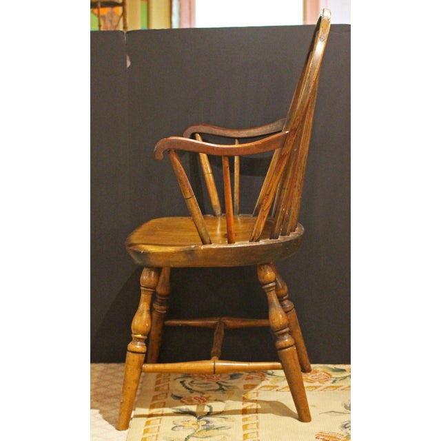 Circa 1780-1820 New England sack-back Windsor Arm Chair. Steam bent hickory sack/hoop back with maple turned legs....