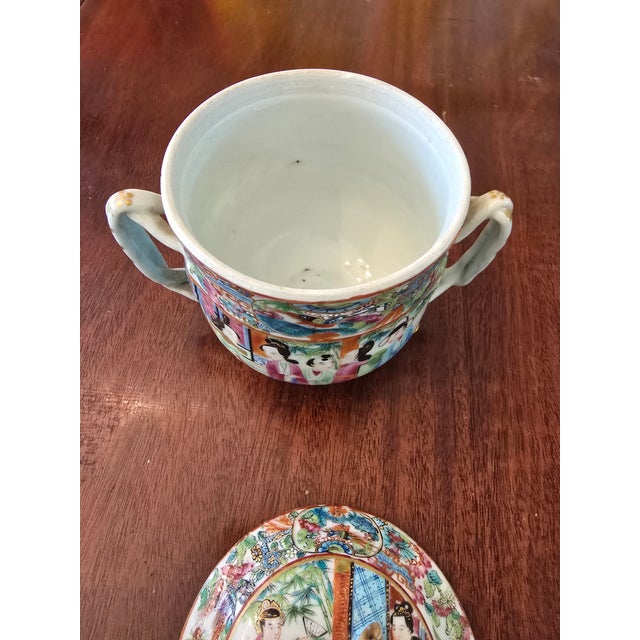 Late 18th Century Antique Chinese Porcelain 18th Century Covered Jar For Sale - Image 5 of 10