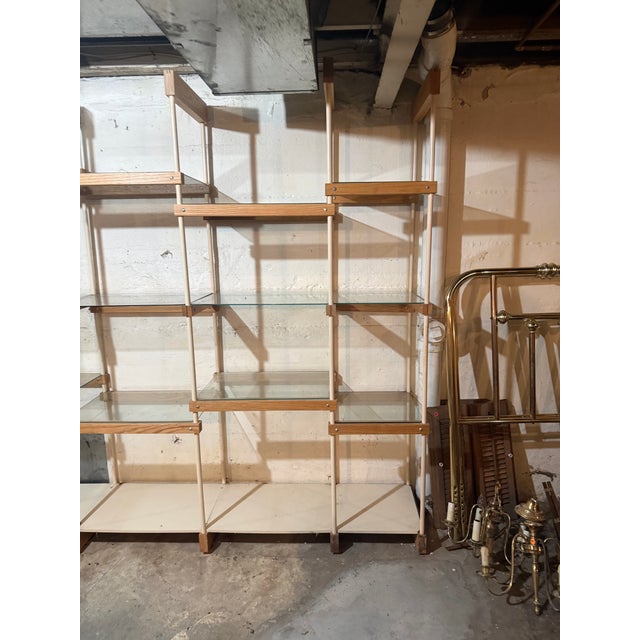Transparent Monumental Vintage Mid-Century Modern 7-Bay Architectural Shelving System – Oak, Steel & Tempered Glass – 13.5 Feet For Sale - Image 8 of 10