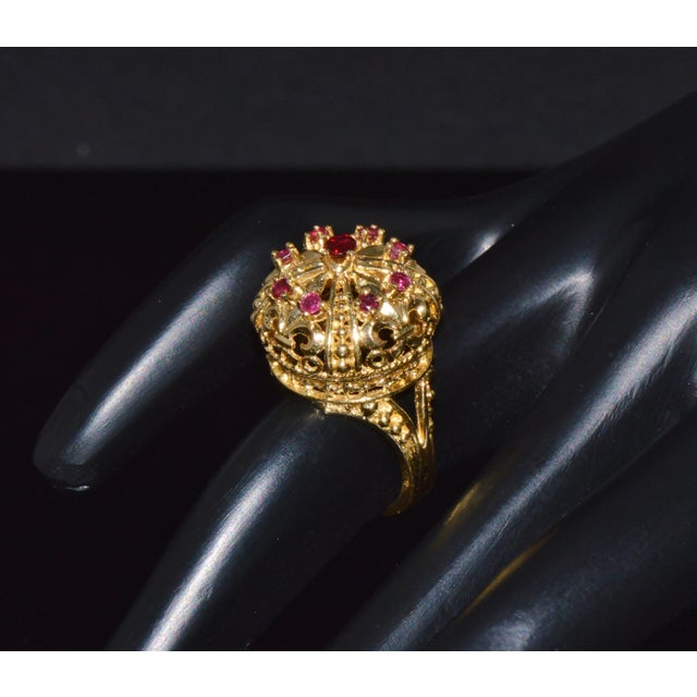 Vintage Franklin Mint Natural Ruby 18k 750 Solid Gold Etruscan Crown Dome Ring, Size 5.75 For Sale In Dallas - Image 6 of 14