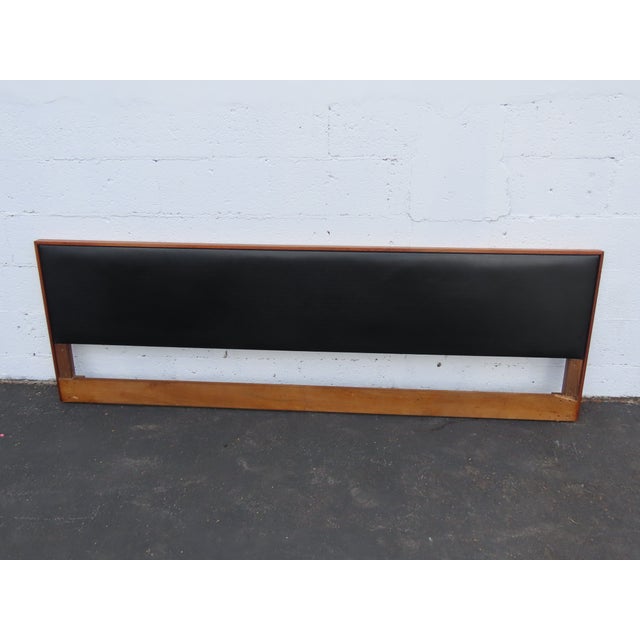 Knoll Mid Century Modern King Size Upholstered Headboard 6598 For Sale - Image 13 of 17