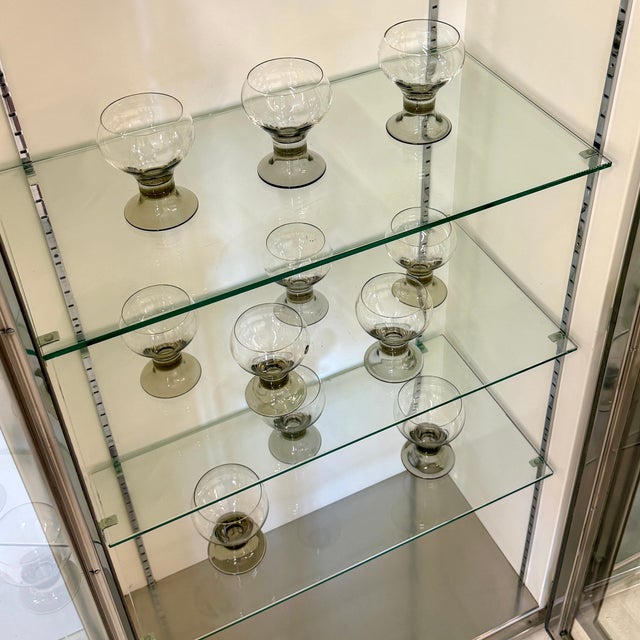 Mid-Century Modern Large Vintage Display Case in Stainless Steel and Glass, 1960s For Sale - Image 3 of 10