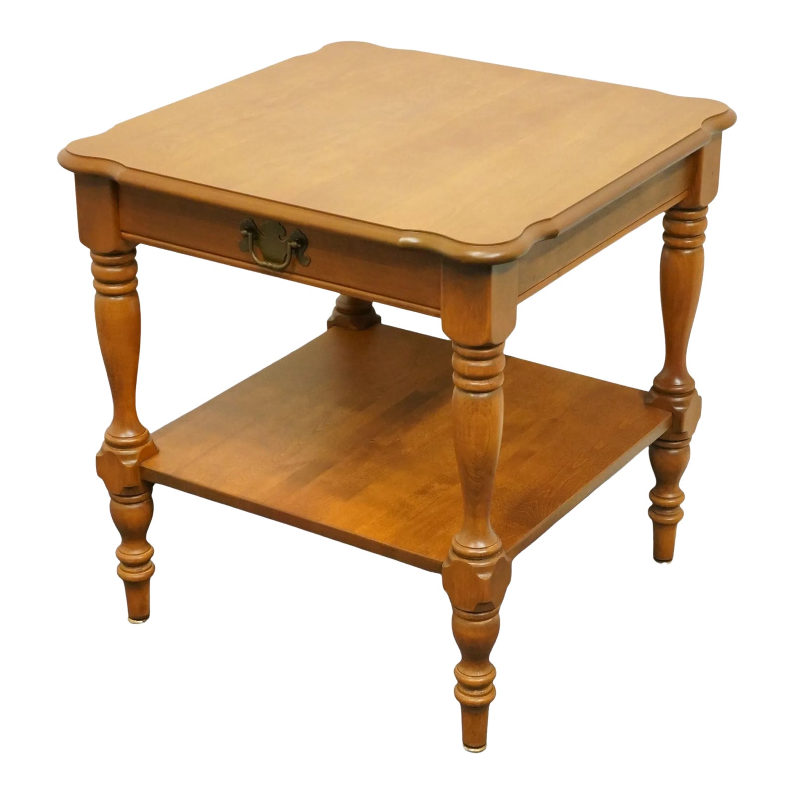 Ethan Allen Heirloom Nutmeg Maple Colonial / Early American 23" Square