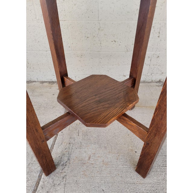 Mission / Arts & Crafts L&jg Stickley Oak Clip-Corner Lamp Table Circa. 1910. For Sale - Image 9 of 14