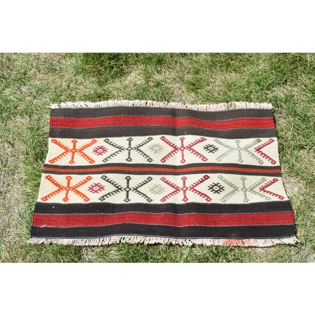 Hair Band Motif Nomadic Traditional Wool Rug Turkish Ethnic Vintage Handwoven Kilim Rug 1.6x2.6ft. Hair Band...
