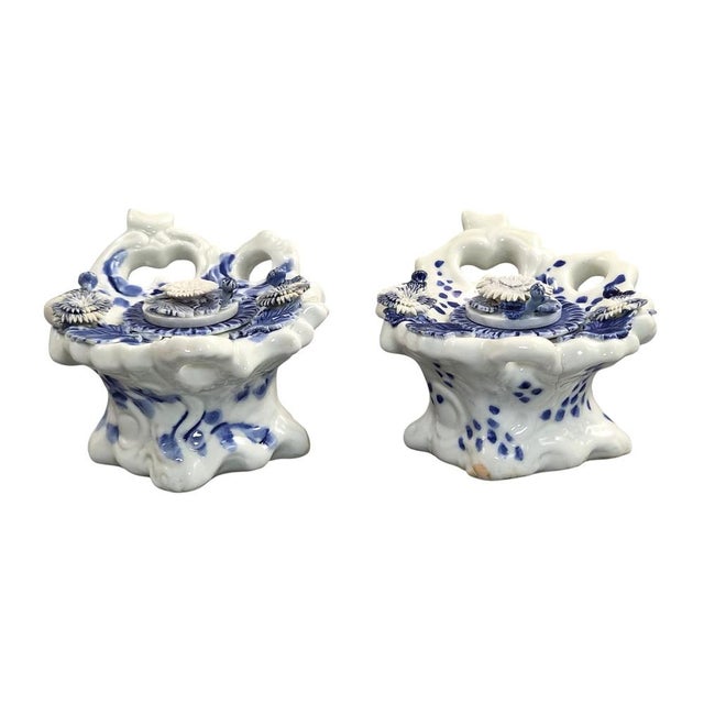 Japanese Jeweled Porcelain Chrysanthemum Inkwells, 1880, Set of 2 For Sale - Image 6 of 15