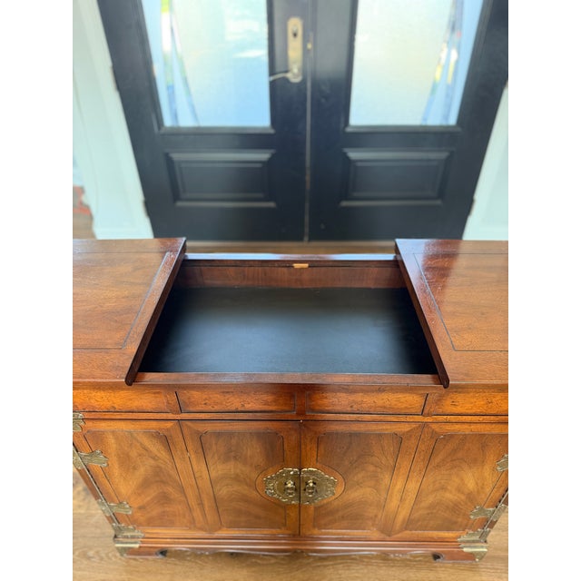 Henredon Scene One Chinoiserie Campaign Slide-Top Dry Bar Cabinet in Mahogany, Circa 1978, Attributed For Sale - Image 6 of 15