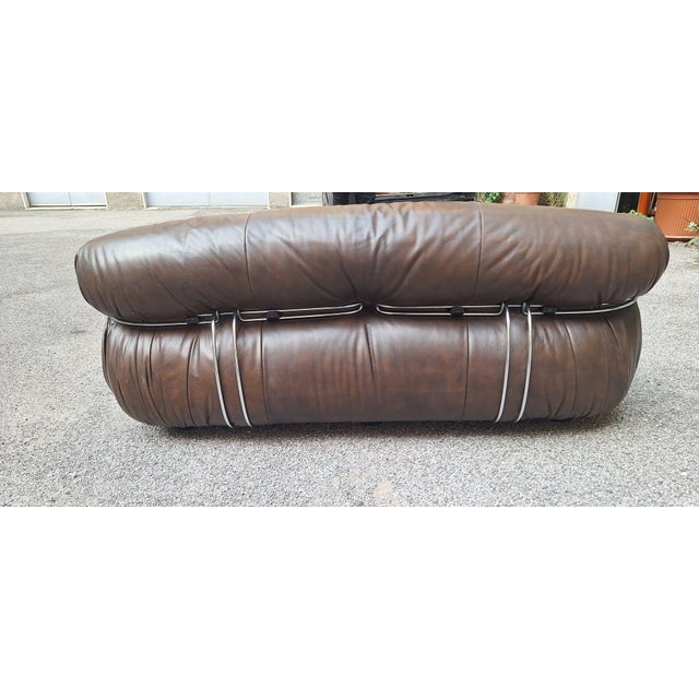 Mid-Century Modern Soriana 2-Seater Sofa in Brown Leather by Afra and Tobia Scarpa for Cassina, 1960s For Sale - Image 3 of 18