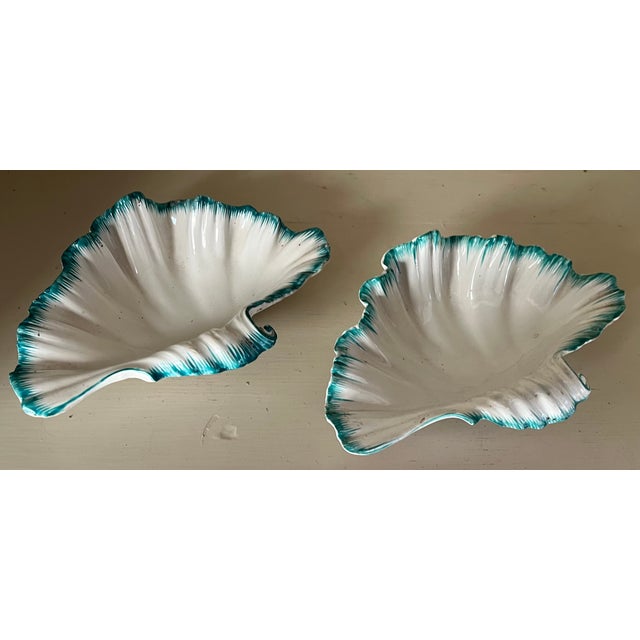 Antique 18th Century Wedgwood Creamware Feather Edge Sea Shell Dishes - A Pair For Sale - Image 9 of 16