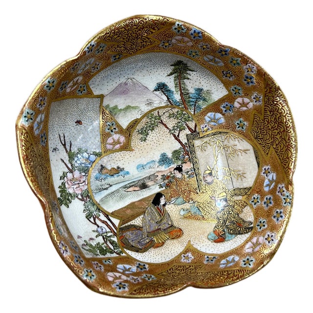 Oriental Flower Star Shape Porcelain Plates Golden Scenery Graphic For Sale