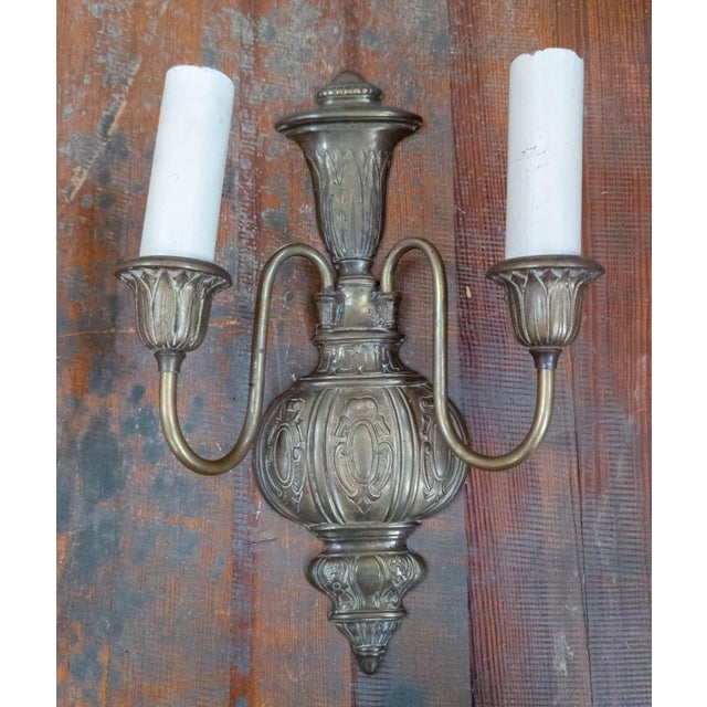 Early 20th Century 20th Century American Pair of Brass Wall Sconces in Georgian Adams Revival Style For Sale - Image 5 of 17