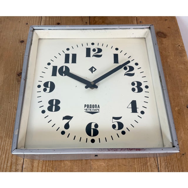 Vintage Industrial Square Wall Clock from Rodopa Chepelare, 1960s For Sale - Image 9 of 18