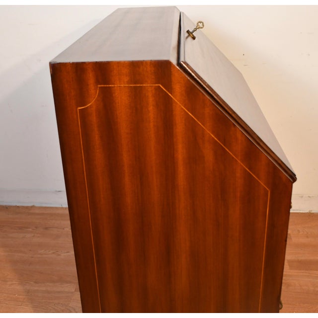 1920s Antique English Hepplewhite Mahogany Inlaid Secretary Ladies Desk For Sale - Image 6 of 17