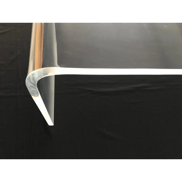 1970s Charles Hollis Jones Style Lucite "Waterfall" Coffee Table With Straight Edges For Sale - Image 5 of 9