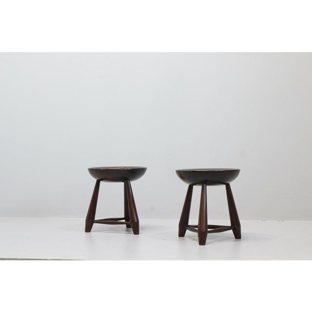 Mid-Century Modern Mocho Stools in Brazilian Walnut by Sergio Rodrigues, 1960s, Set of 2 For Sale - Image 3 of 16
