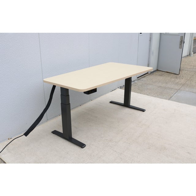 Herman Miller Herman Miller Motia Sit-to-Stand Electric Adjustable Height Rectangle Desk Table For Sale - Image 4 of 18