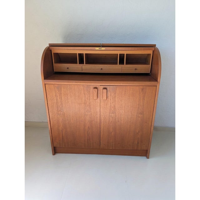 Unique vintage, mid-century modern Scandinavian classic style -SMI Teak rolltop secretary desk with the original key....