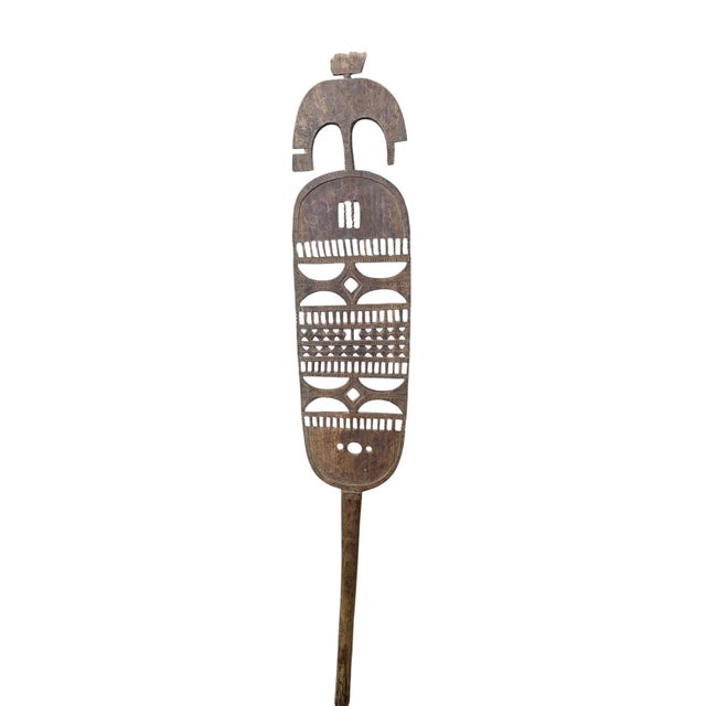 Mid-Century Modern Old Tuareg Hoggar Tent Post – Ehel – North West Niger on Stand For Sale - Image 3 of 10