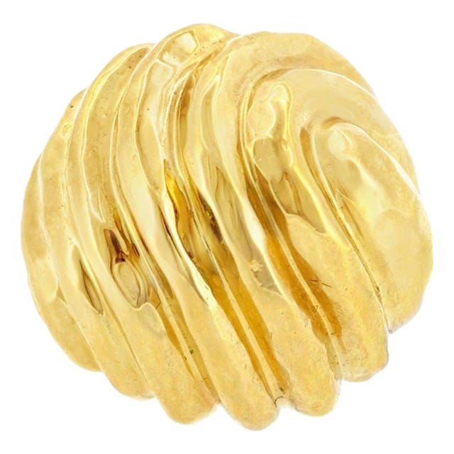 Henry Dunay 18k Gold Hammered Swirl Sculptural Dome Ring, Circa 1980's, Size 5.25 For Sale