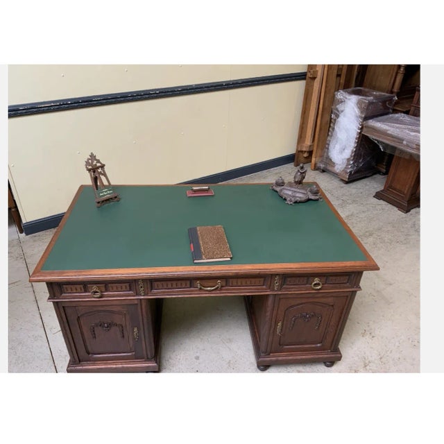 Age: circa 1910 Wood type: solid oak Condition: very good, well-maintained, refurbished original condition (minor signs of...