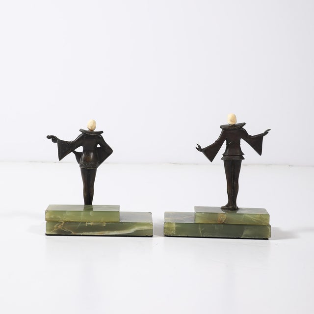 1930s Pair of Art Deco Flapper Bookends Bronze & Bakelite on Rectilinear Onyx Base For Sale - Image 5 of 11