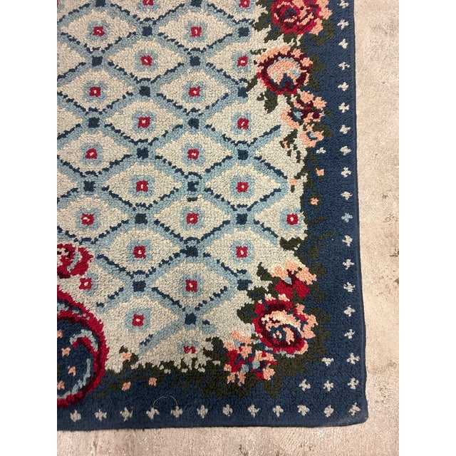 Wool rug from the 1940s/50s Good overall condition, needs cleaning