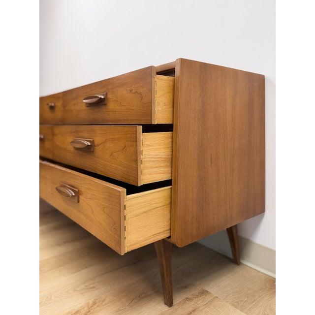 Vintage United MCM Nine Drawer Lowboy Dresser Collectible Mid Century Walnut For Sale - Image 13 of 14