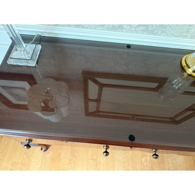 Traditional Kittinger Sideboard With Glass Top, Purchased in 2015 From Kittinger Store in Buffalo For Sale - Image 3 of 8