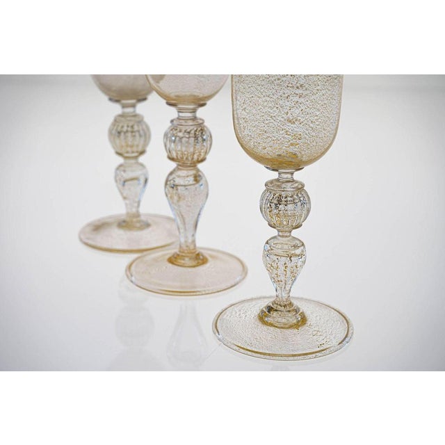 Murano Stem Glasses with Embedded Gold Leaf from Cenedese, 1950s, Set of 8 For Sale - Image 16 of 18