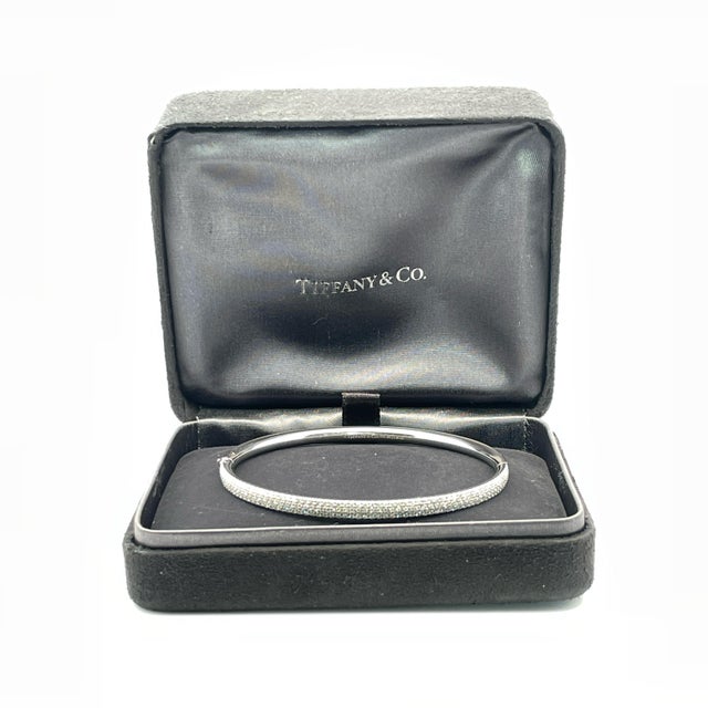 Modern Tiffany & Co. 18k White Gold Metro Collection Diamond Hinged Bangle For Sale - Image 3 of 4