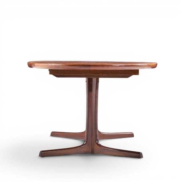 Mid 20th Century Dyrlund Style Mid Century Danish Rosewood Expanding Dining Table With 2 Leaves For Sale - Image 5 of 13