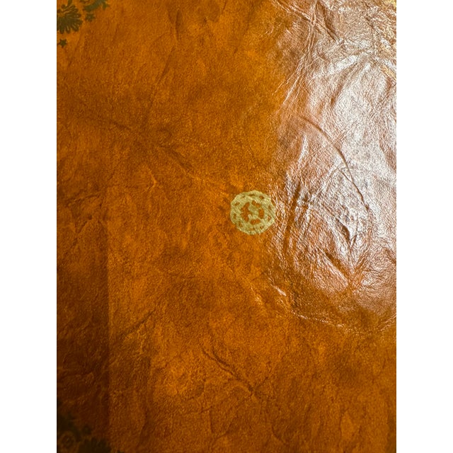 Traditional 1910s Georgian Style Mahogany Pedestal Table With Tooled Leather Top [Rg] For Sale - Image 3 of 3