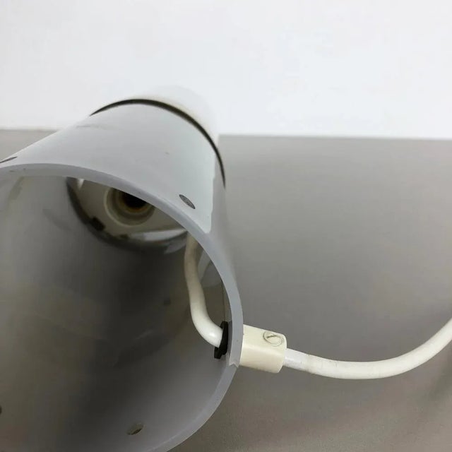 Modernist Acrylic Tube Table Light, Italy, 1960s For Sale - Image 12 of 18