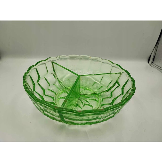 Uranium plate, Niemen steelworks, art deco, dimensions: height 7.8 cm, diameter 22.2 cm.