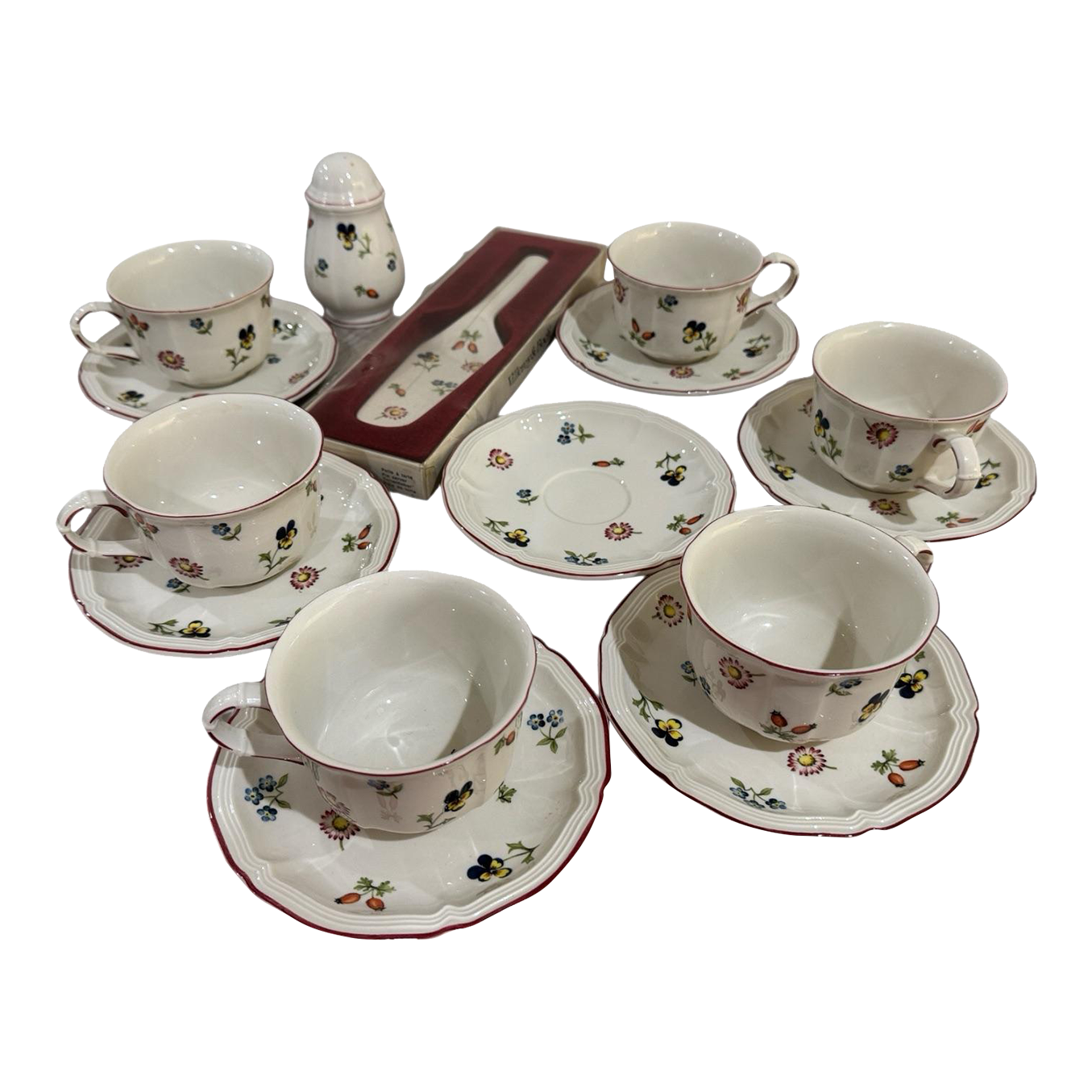 1980s Villeroy & Boch Petite Fleur Tea Cups & Pie Server Set