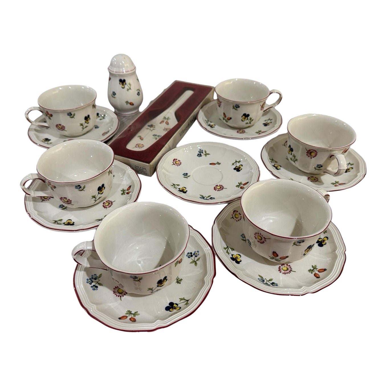 1980s Villeroy & Boch Petite Fleur Tea Cups & Pie Server Set