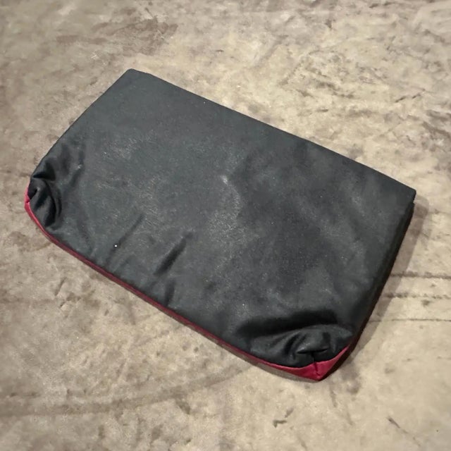 Elegant 1960s Vintage Sorelle Fontana Silk and Leather Evening Clutch For Sale - Image 12 of 12