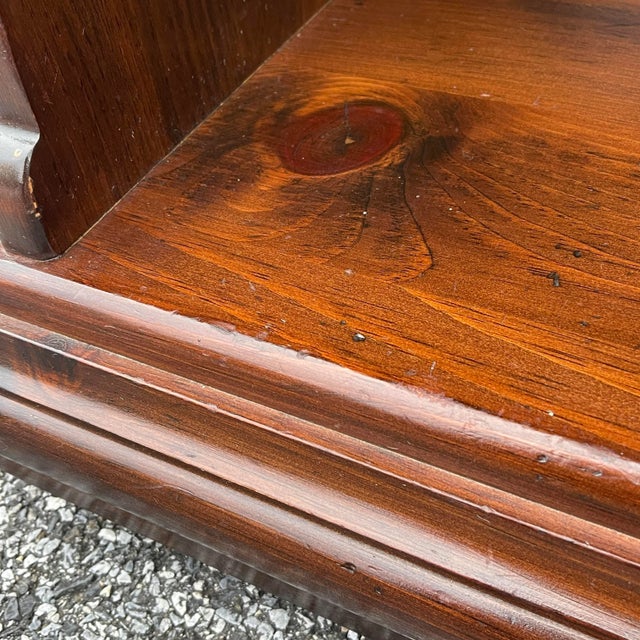 1970s Ethan Allen Old Tavern Antiqued Pine Rustic Traditional Rolling Audio / Video Cart or Server / Bar Cart (12-9018) For Sale - Image 12 of 13