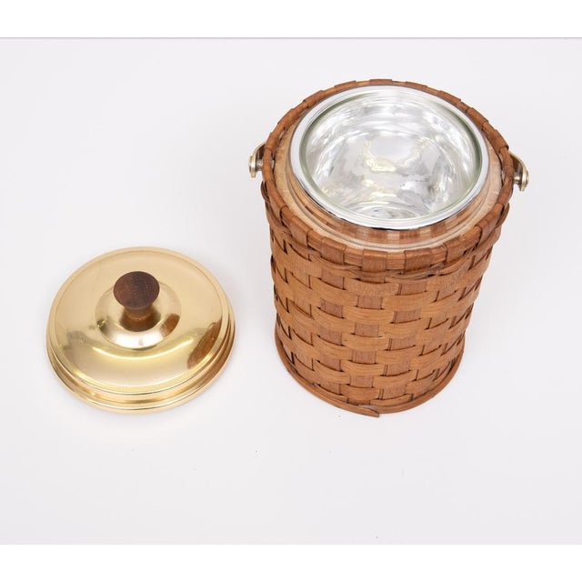 1960s Wicker Ice Bucket in Brass with Lid and Ice Tongs, 1960s, Set of 3 For Sale - Image 5 of 10