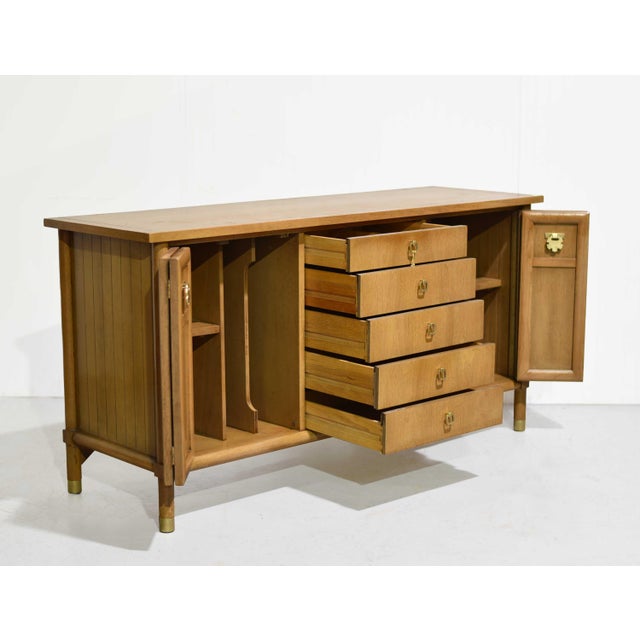 Wood Mid Century Asian Chinoiserie Buffet by American of Martinsville For Sale - Image 7 of 15