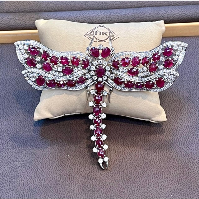 Natural 20 Ct Burma Ruby & 10 Ct Diamond Butterfly 18 Kt White Gold Pin/Brooch For Sale - Image 18 of 18