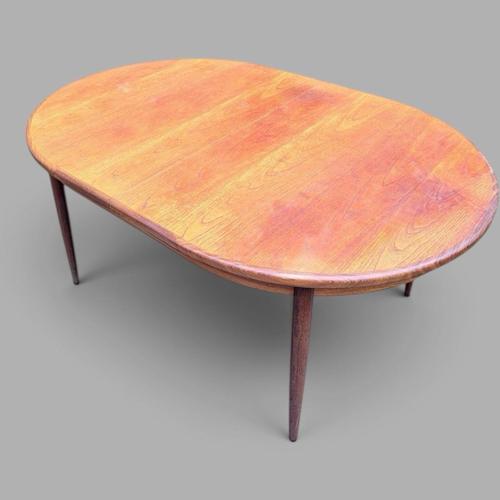 Mid-Century Oval Extending Teak Dining Table from G-Plan For Sale - Image 6 of 9