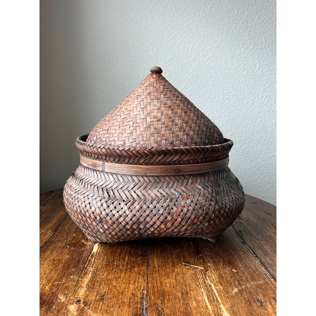 Traditional 1950s Vintage Asian Woven Rattan and Bamboo Basket With Hat-Shaped Cover/Lid For Sale - Image 3 of 11