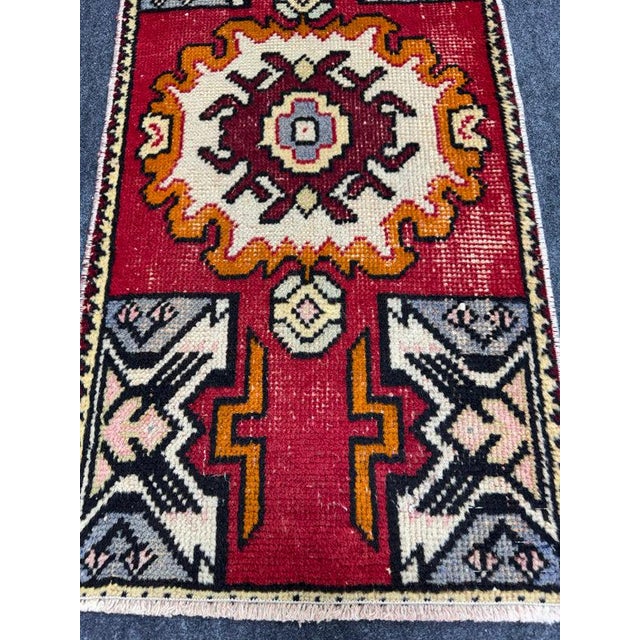 Contemporary Turkish Yastik Rug 1'6" x 2'11" For Sale - Image 3 of 5