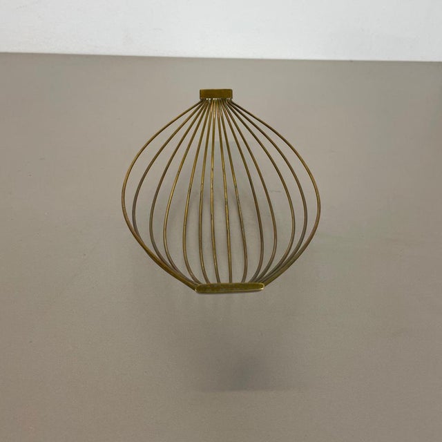 1950s Large Minimalist Brass Fruit Bowl Shell attributed to Carl Auböck, Austria, 1950s For Sale - Image 5 of 18